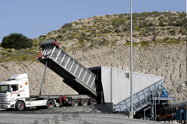 進(jìn)料裝置與皮帶機(jī)直線式 進(jìn)料裝置與皮帶機(jī)直線式