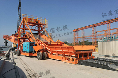 臂架回轉(zhuǎn)俯仰 自驅(qū) 臂架回轉(zhuǎn)俯仰 自驅(qū)