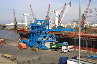 四套進料裝置 臂架俯仰 回轉(zhuǎn) 四套進料裝置 臂架俯仰 回轉(zhuǎn)